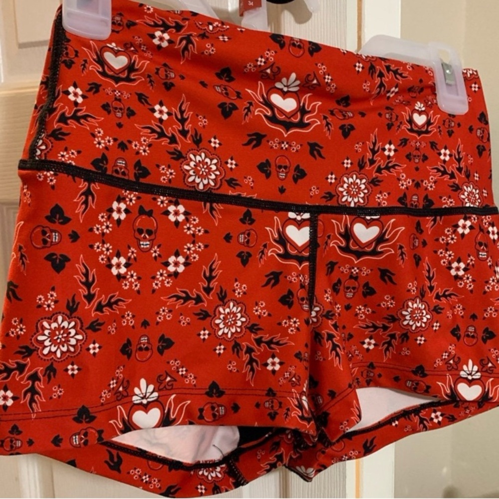 Peachy Athletic (Love Mi Peachy) Red Bandana 2.5” Women's Shorts